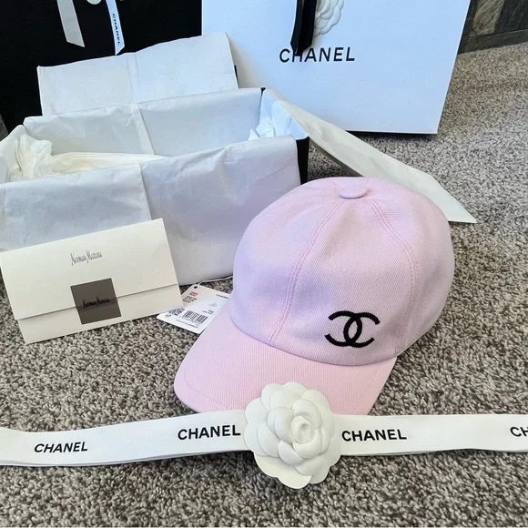 ❌SOLD❌ CHANEL 24A Light Pink & Black CC Logo baseball cap hat NEW with TAGS - Picture 3 of 12